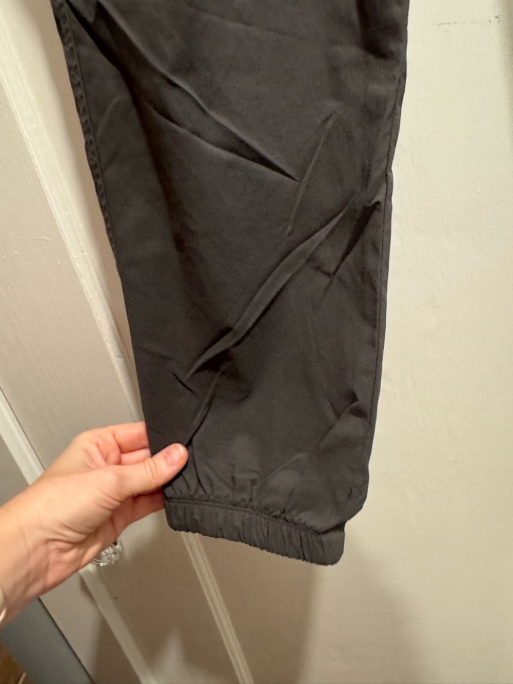 Vuori Women’s Birch Cargo Jogger Small Black Outdoor Active Athletic Utility - Picture 9 of 15